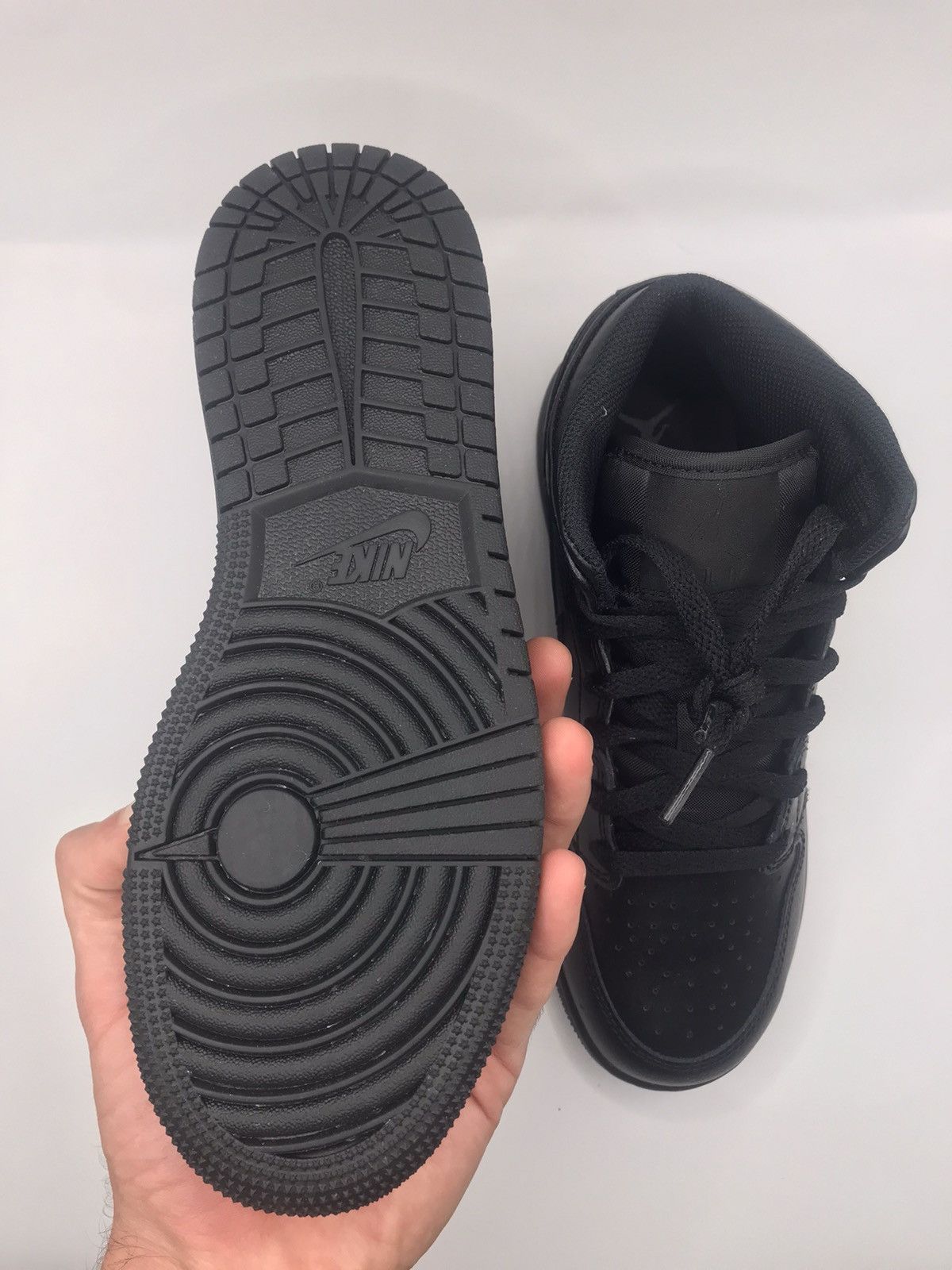 Jordan Brand Jordan 1 Mid “Full Black” Size US 7.5 / IT 37.5 - 5 Thumbnail