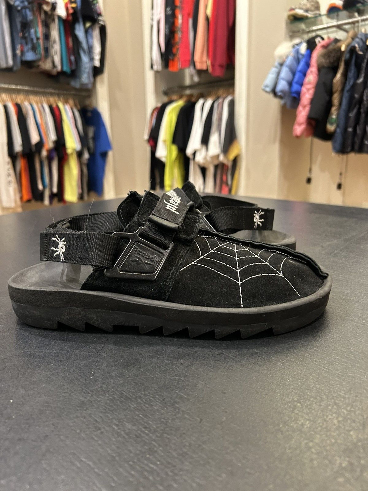 Pleasures × Reebok Reebok X Pleasures Clog Size US 10 / EU 43 - 3 Thumbnail