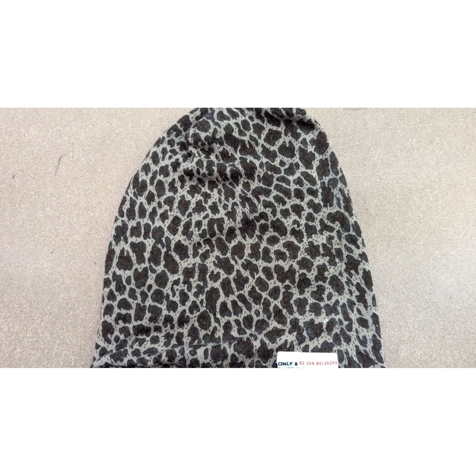 Vintage ONLY & Bo Van Melskens Womens Beanie Hat One Size Wool Anima Print Gray Size ONE SIZE - 4 Thumbnail