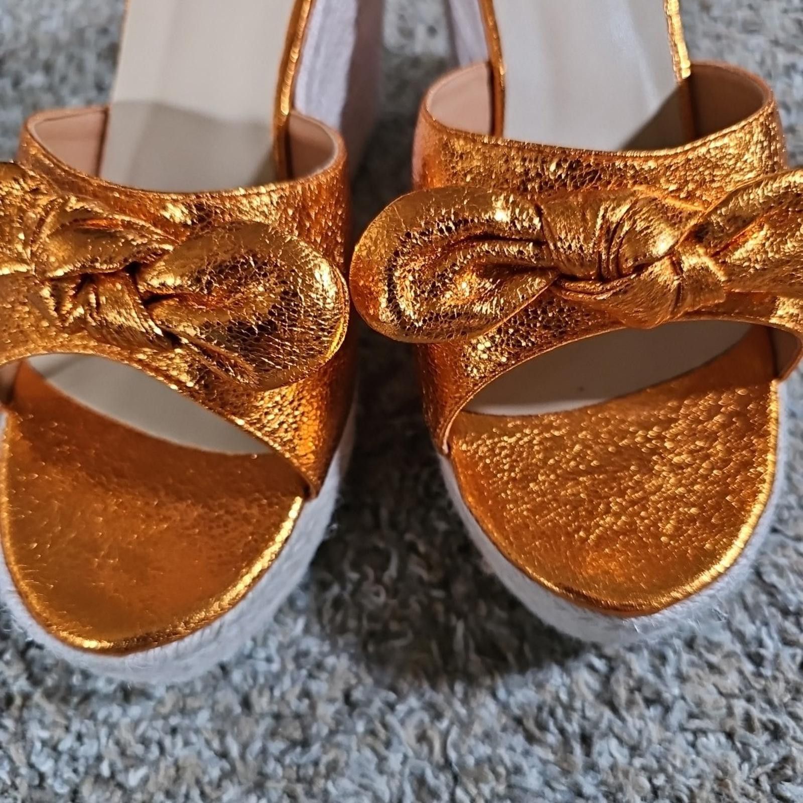The Unbranded Brand No Brand Sz42 Orange Wedge Sandal Heel MISSING 1 ANKLE STRAP Size US 7.5 / IT 37.5 - 8 Thumbnail