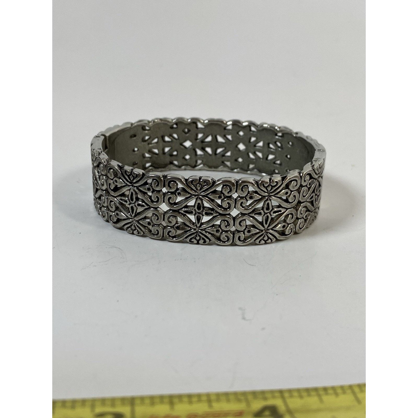 Other Stainless Steel Hinged Clamp Bracelet Size ONE SIZE - 1 Thumbnail