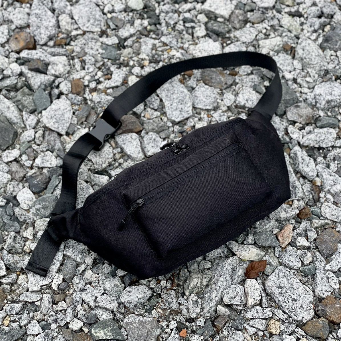 Japanese Brand Oversized Black Crossbody/Waist Bag Street Style Size ONE SIZE - 2 Thumbnail
