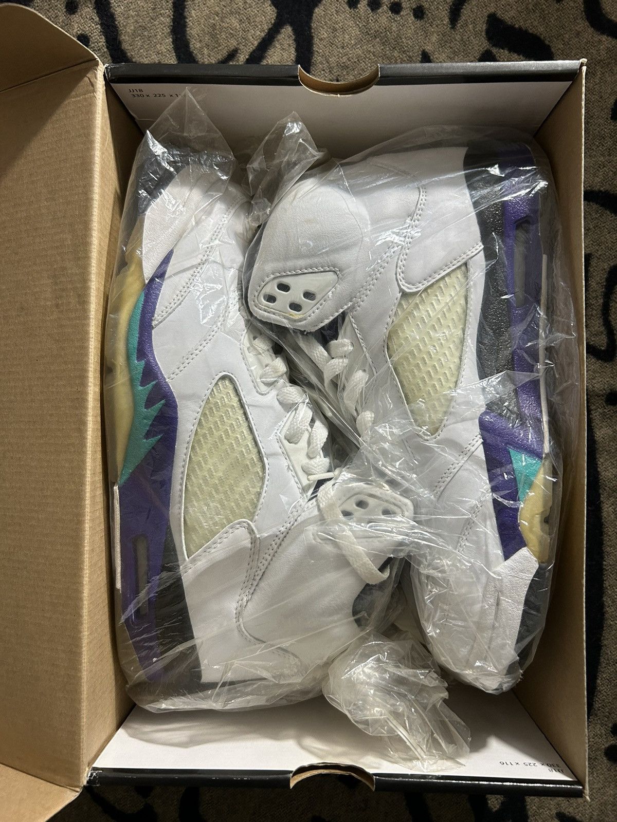 Jordan Brand 2006 DS Air Jordan V (5) LS “Grape” Size US 9 / EU 42 - 17 Thumbnail