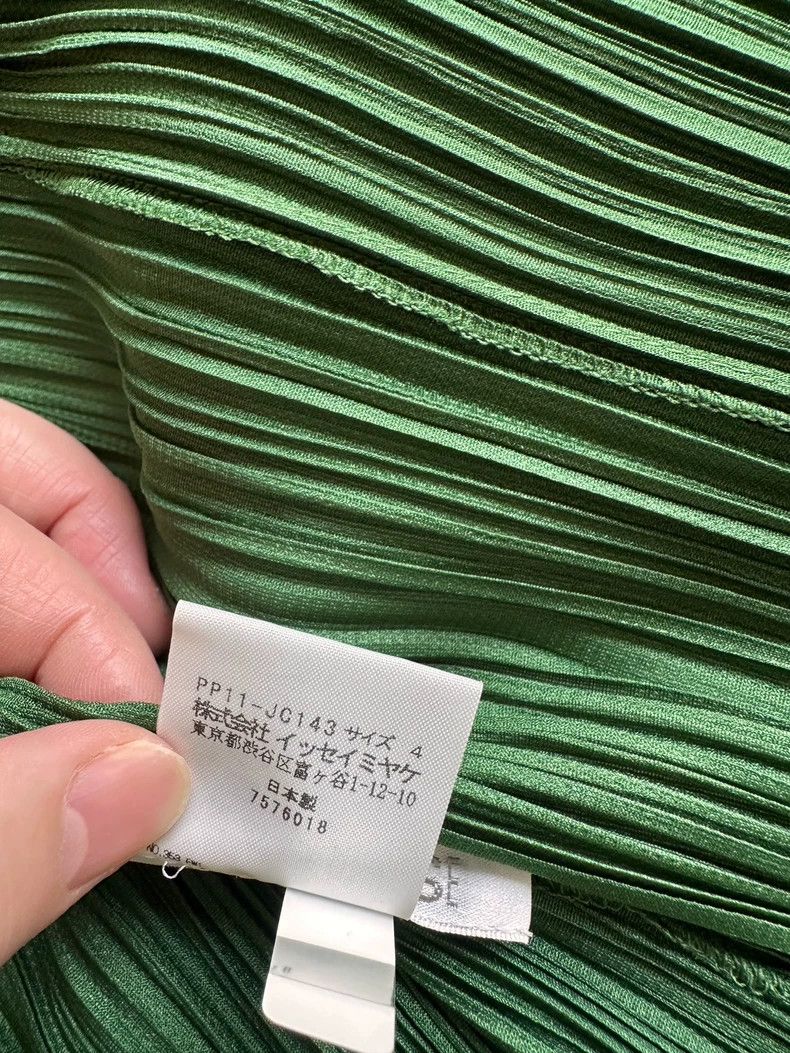 Issey Miyake Issey Miyake size:4 Military green hooded zipper jacket Size S / US 4 / IT 40 - 7 Thumbnail