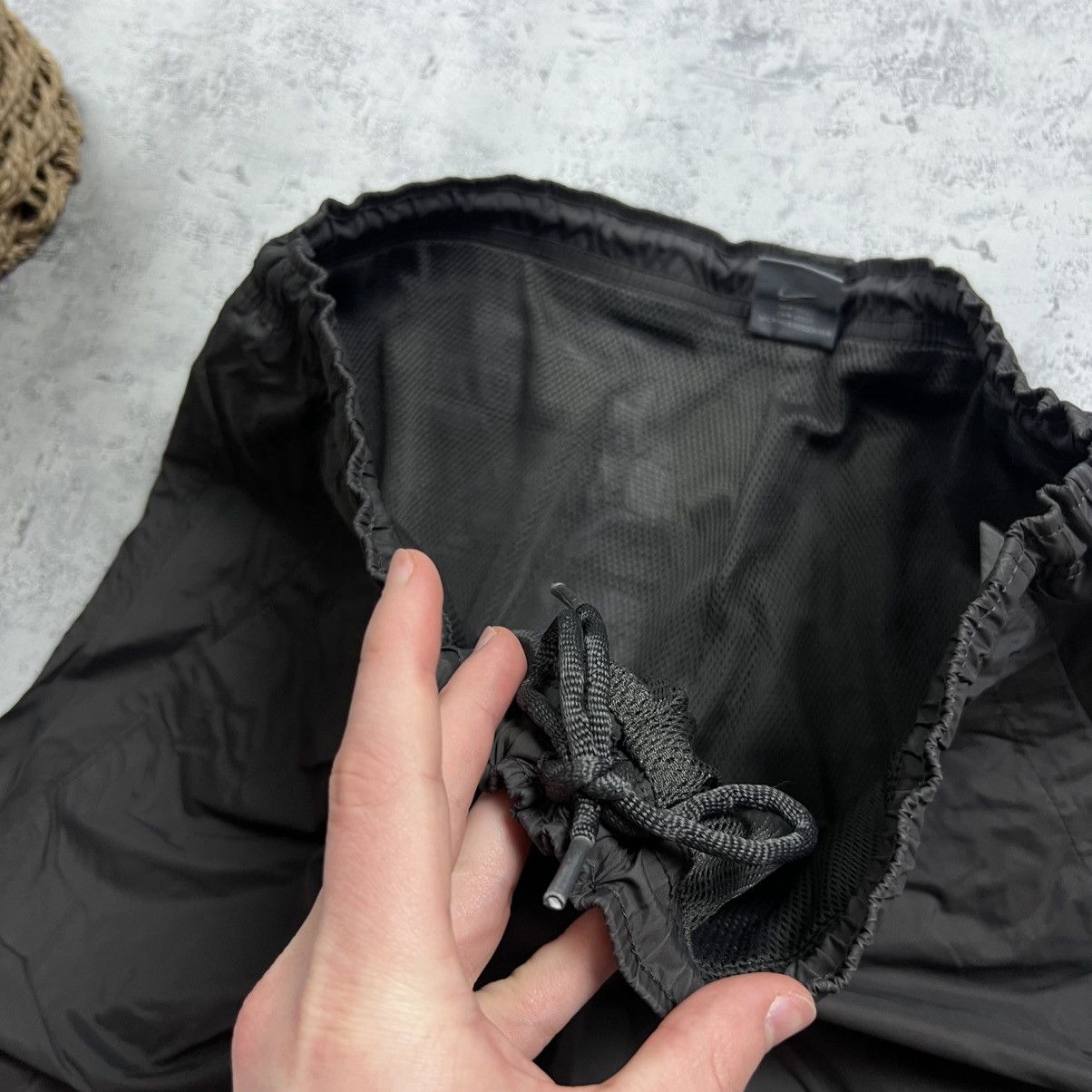 Nike 90s NIKE SWOOSH VINTAGE GORPCORE BAGGY PARACHUTE RETRO PANTS Size US 32 / EU 48 - 4 Thumbnail