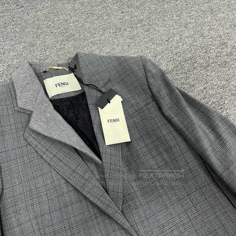 Fendi Fendi Gray Mixed Collar Long Single-breasted Wool Coat Size XS / US 0-2 / IT 36-38 - 5 Thumbnail