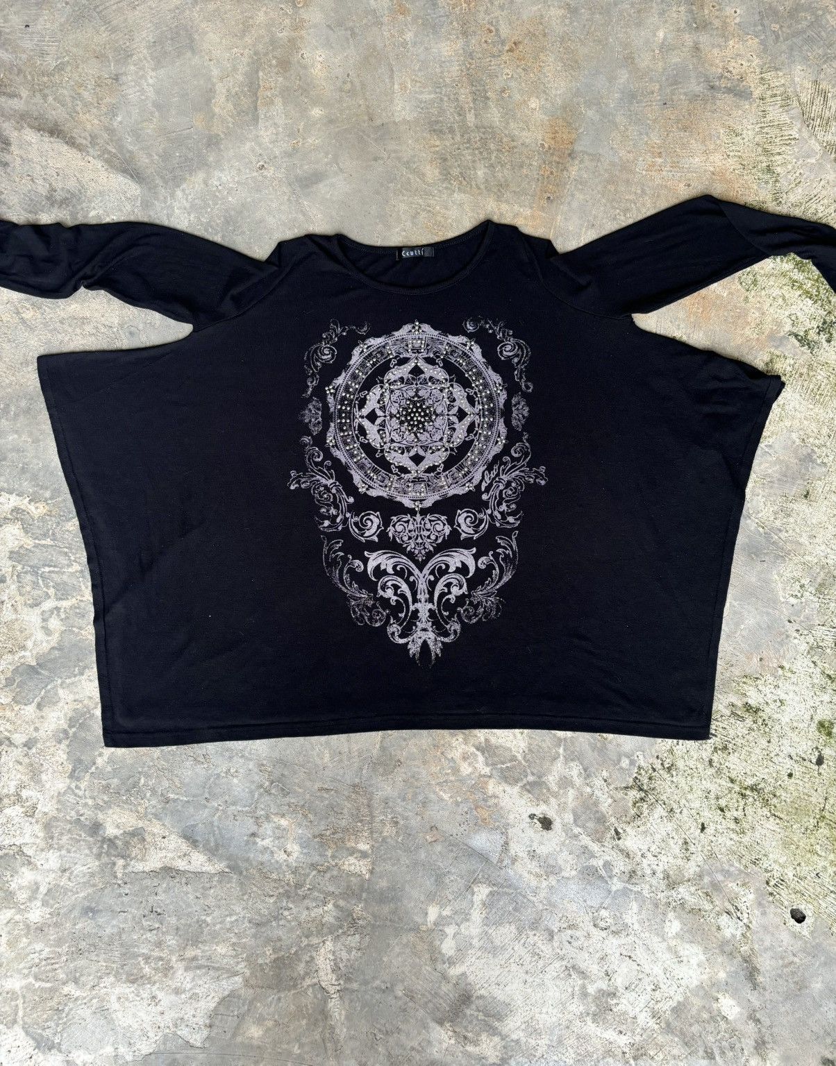 20471120 × Japanese Brand Opium Ccutti Punk style Over Size Longsleeve Size ONE SIZE - 2 Thumbnail