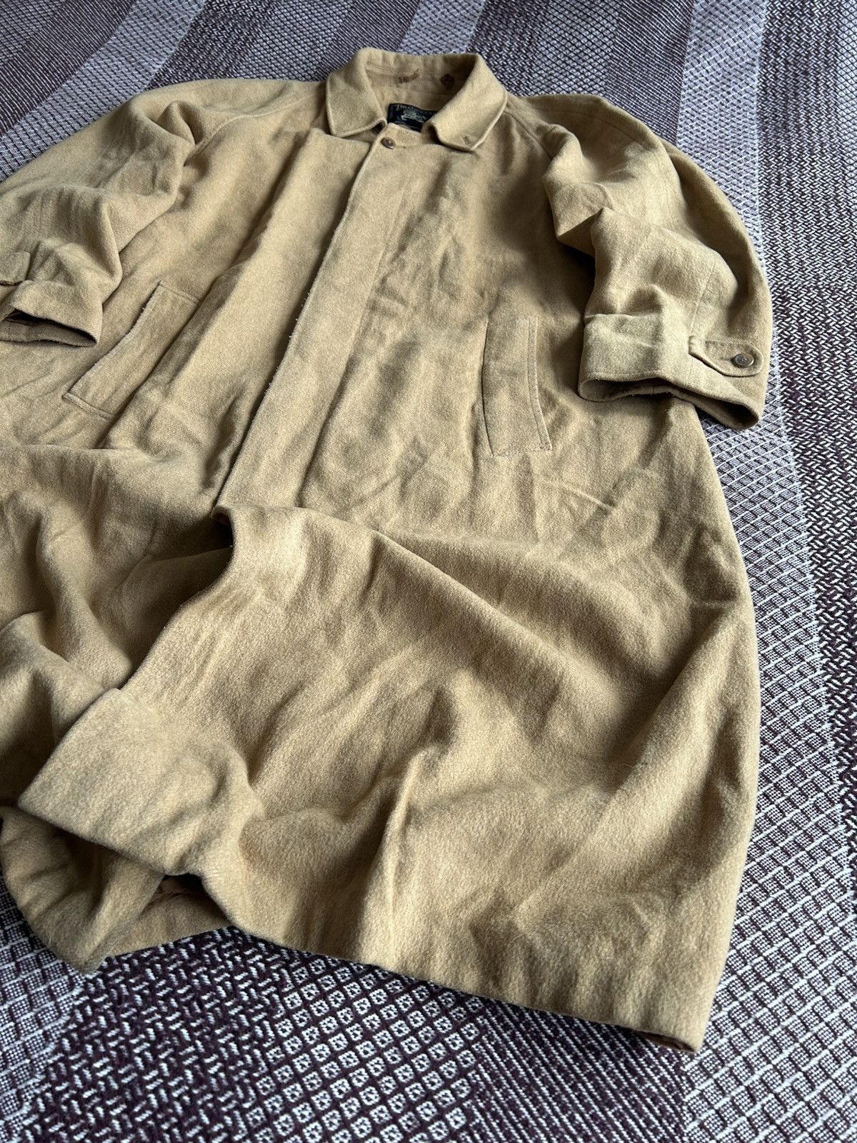Burberry × Vintage Vintage Burberry Heavy Coat Wool & Cashmere Thrashed Size XL Size US XL / EU 56 / 4 - 3 Thumbnail