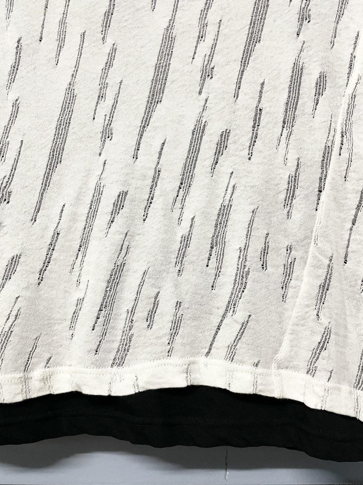 Yohji Yamamoto Vintage Yohji Yamamoto Distressed Pattern Thin Longsleeve Size US M / EU 48-50 / 2 - 12 Thumbnail