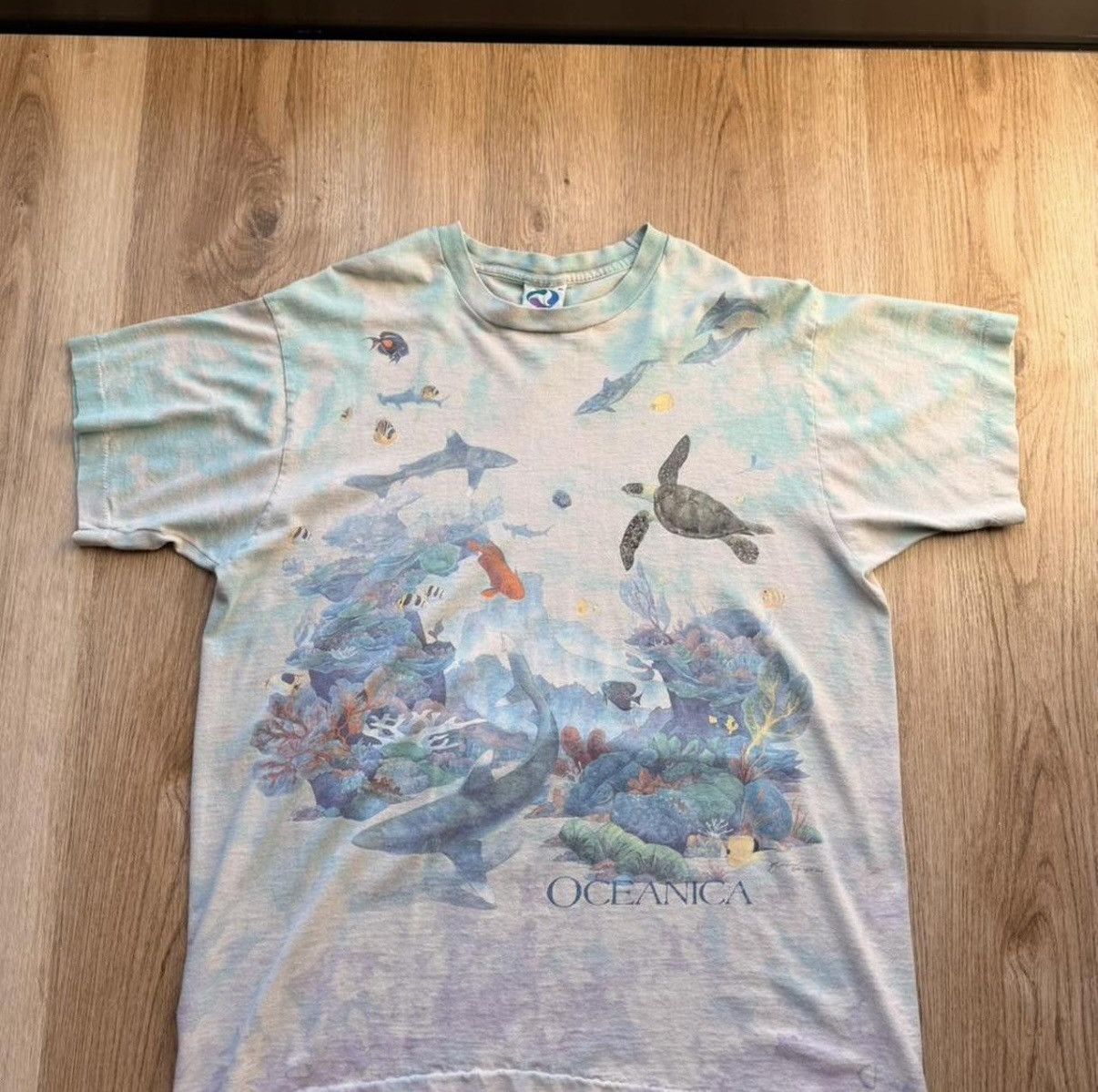 Liquid Blue Vintage 1993 Oceanica single stitch Size US XL / EU 56 / 4 - 1 Thumbnail