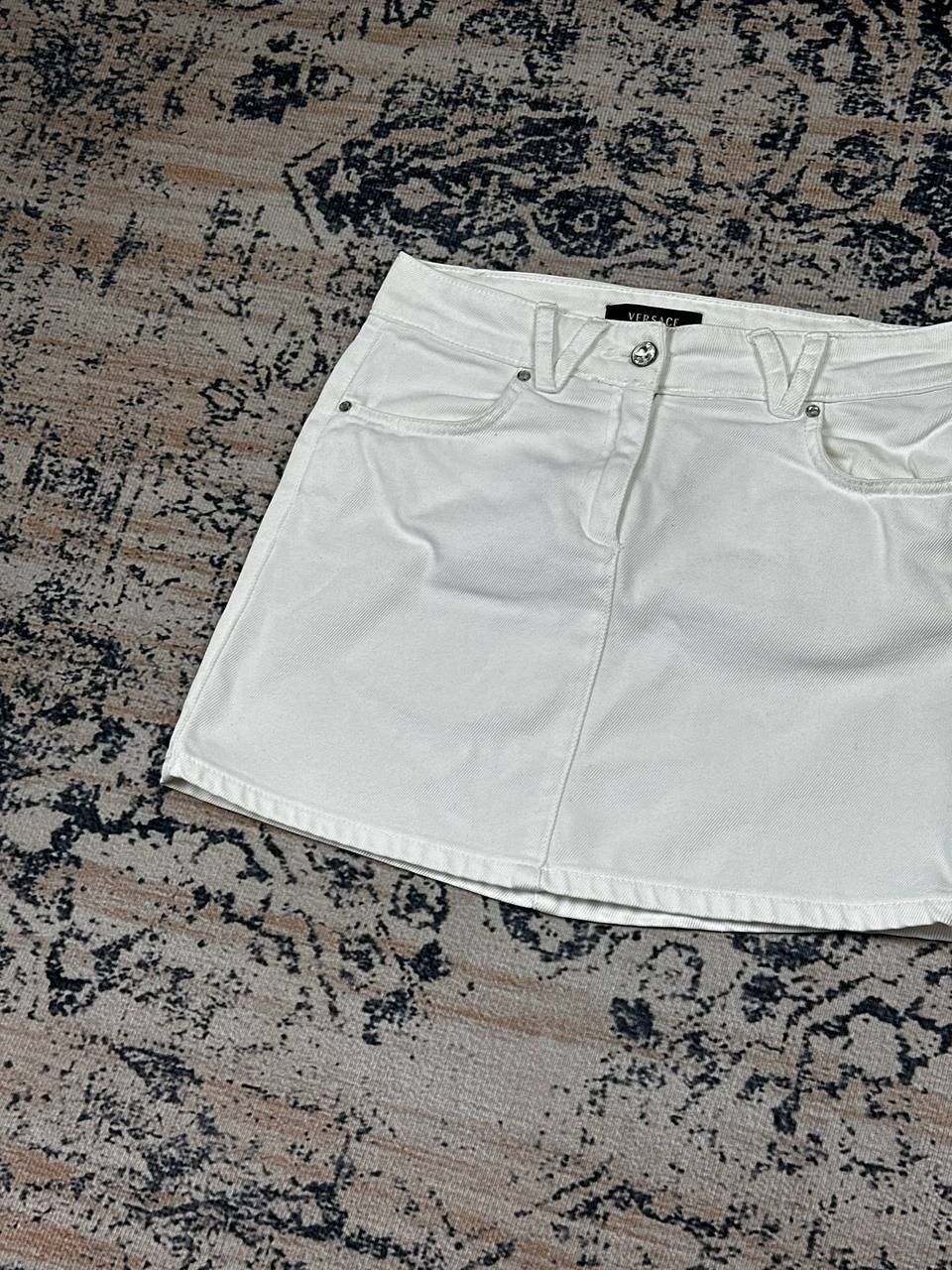 Versace Versace Summer White Denim Y2K Mini Skirt Size 25" / US 0 / IT 36 - 3 Thumbnail