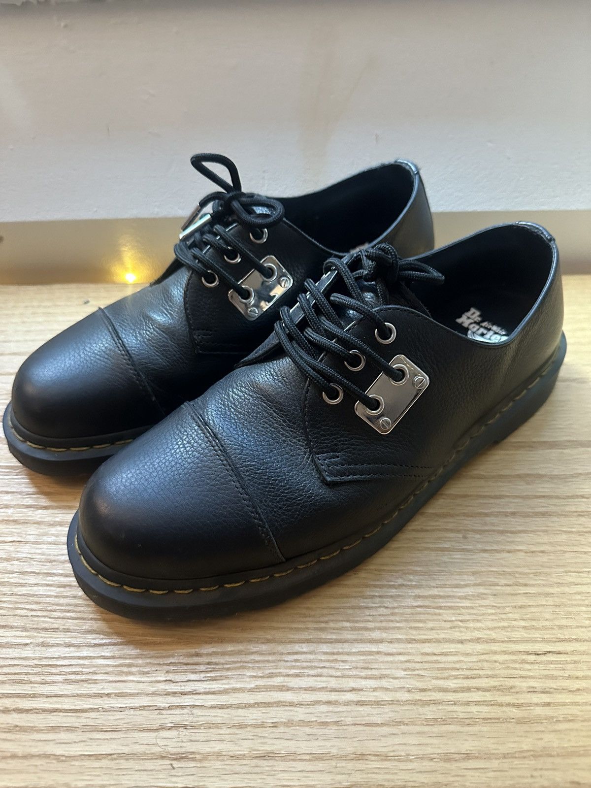 【ユニセックス】Dr. Martens 1461 TOE PLATE LUNAR シューズ 1461 Lunar New Year Leather Lace Up Shoes in Black | Dr. Martens