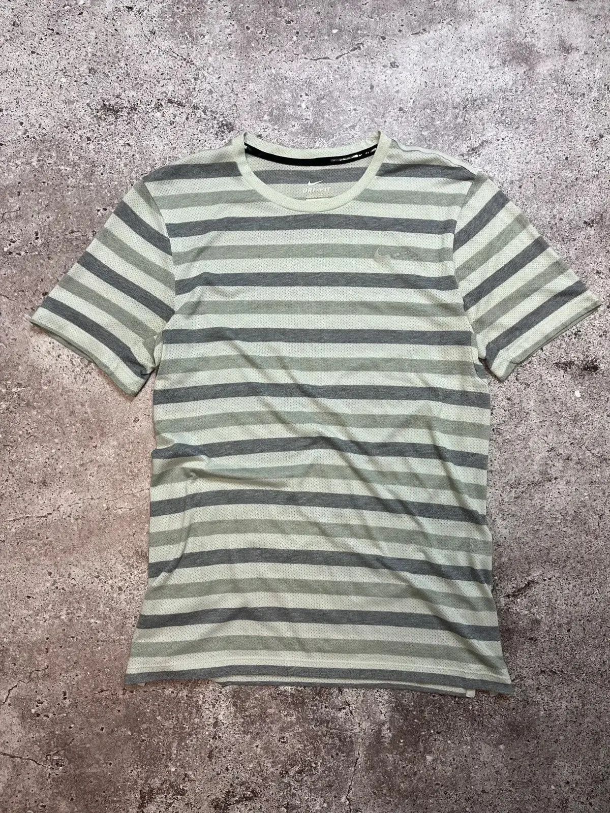 Nike Nike Dri-FIT Striped Performance T-Shirt Size S Size US S / EU 44-46 / 1 - 1 Thumbnail