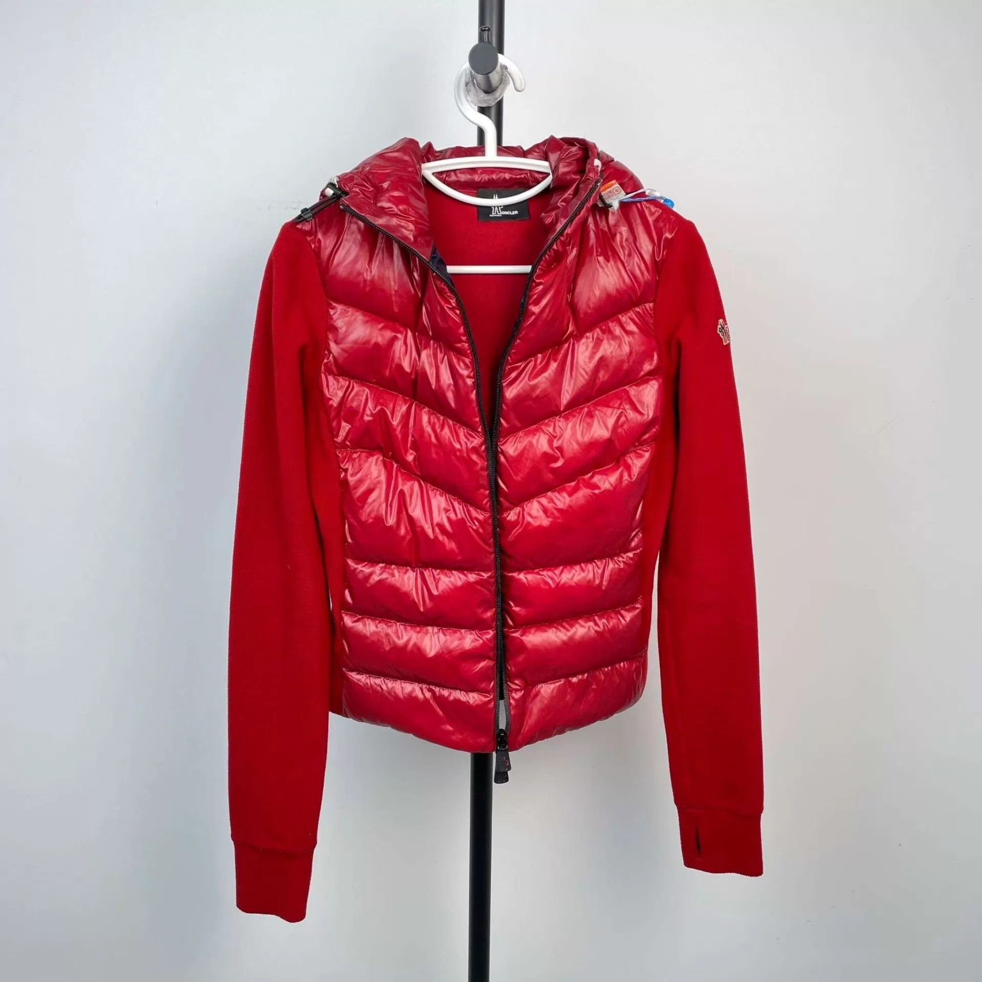 Moncler Moncler Maglia Lightweight Red Puffer Jacket Size S / US 4 / IT 40 - 1 Thumbnail