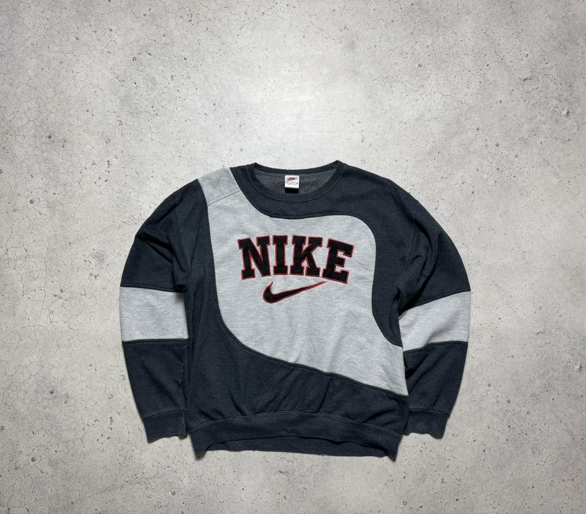 Nike Nike Vintage 90’s Big Logo Swoosh Sweatshirt Size L Size US L / EU 52-54 / 3 - 1 Thumbnail