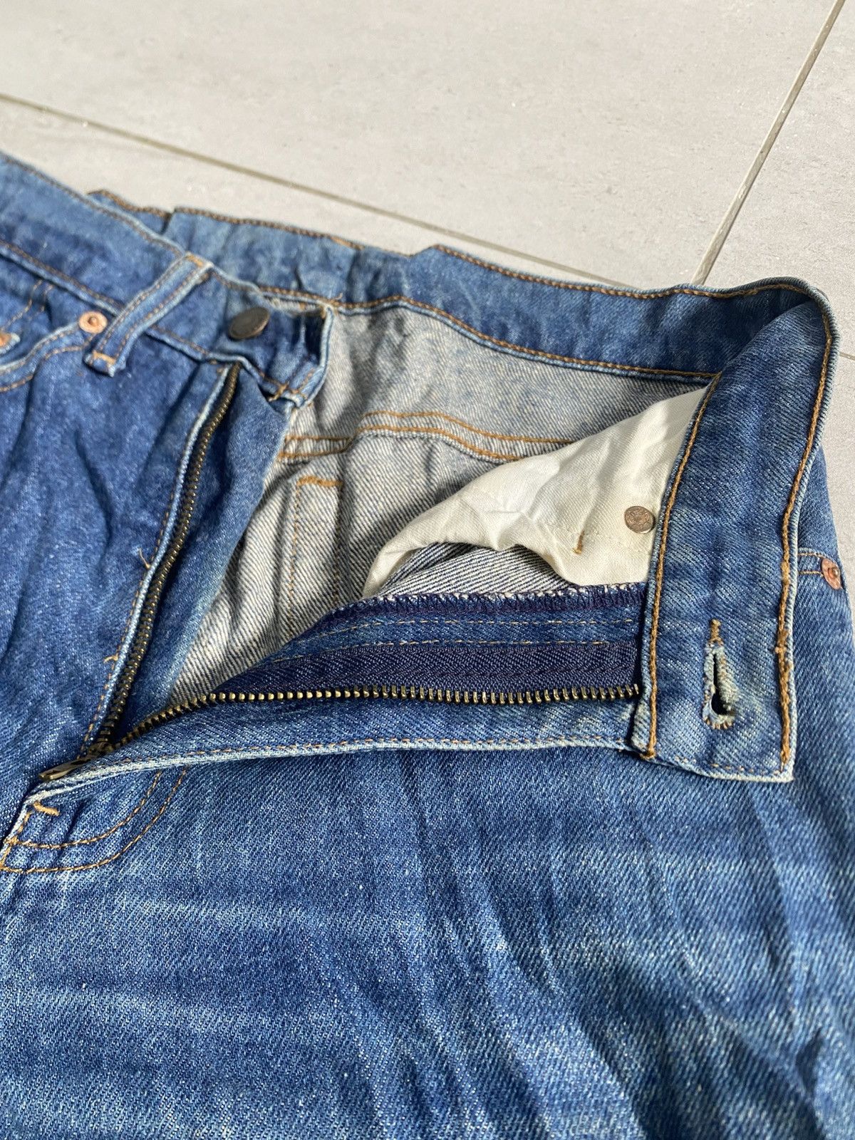 Levi's VINTAGE LEVIS 515 Size US 27 - 16 Thumbnail