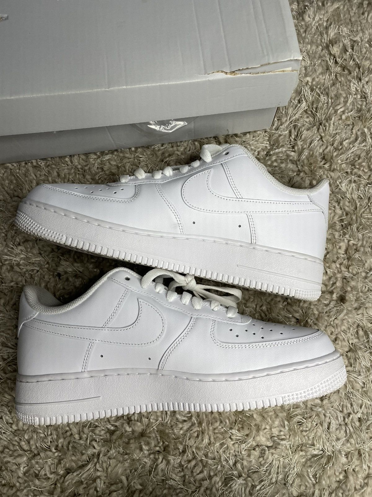 Nike Nike Air Force 1 Triple White Size US 9 / EU 42 - 3 Thumbnail