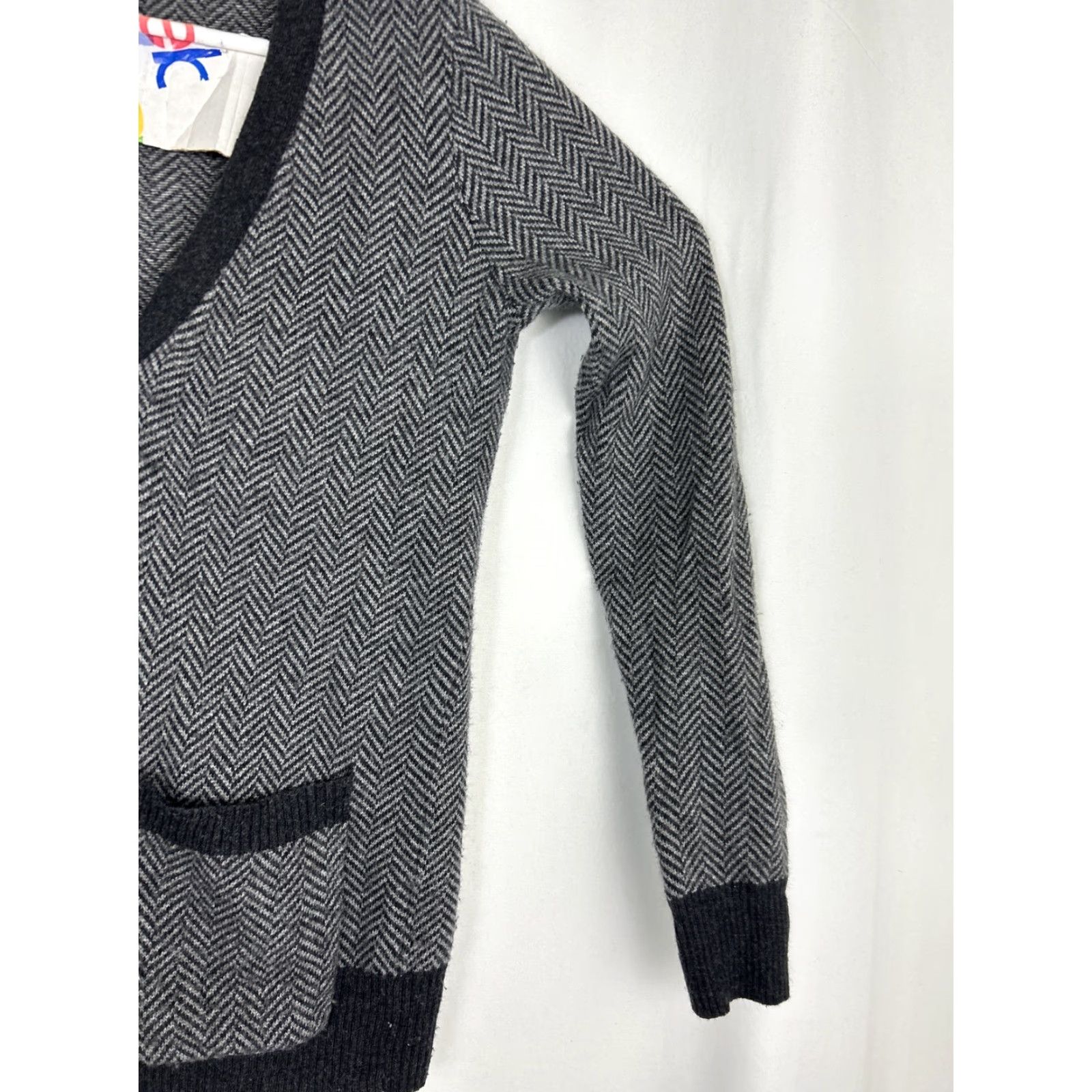 J.Crew J. Crew Cardigan Sweater Womens XS Black Gray Wool Blend Herringbone Knit Cap Sleeve V-Neck Buttons Pockets Regular Fit All Seasons Fall Winter Spring Size XS / US 0-2 / IT 36-38 - 4 Thumbnail