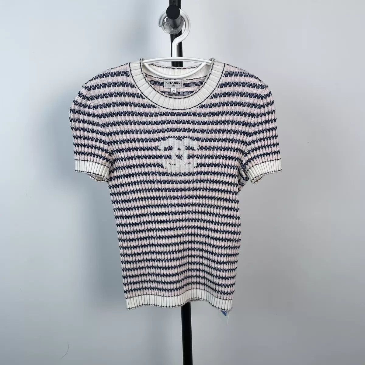 Chanel Chanel color blocked knit sweater FR36 Size XS / US 0-2 / IT 36-38 - 1 Thumbnail