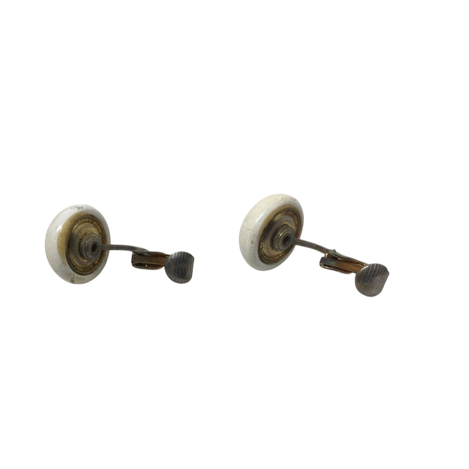 Other Women's Vintage Round Plastic White and Gold Tone clip on Ea Size ONE SIZE - 2 Thumbnail