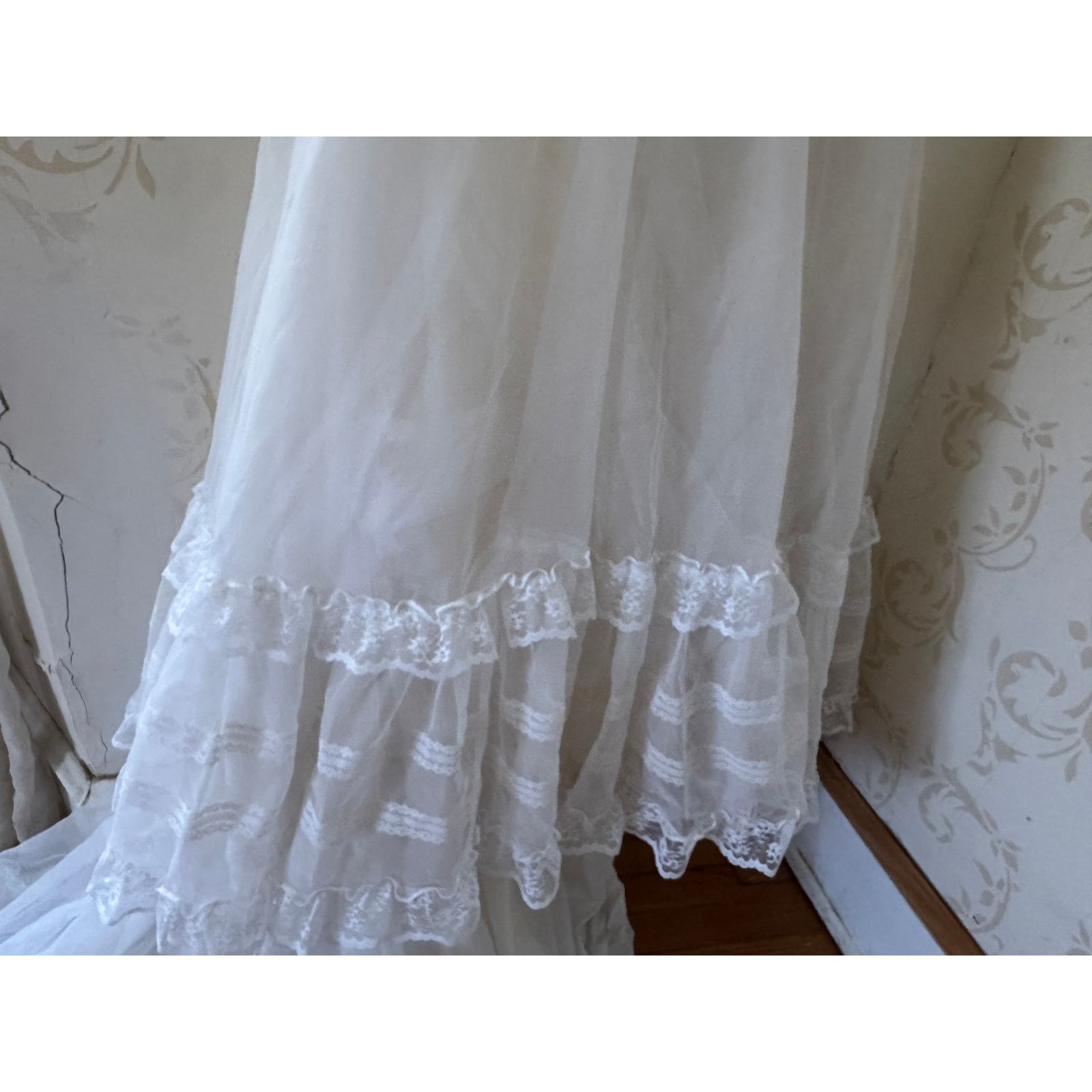 Luxe Vintage Eve of Milady Lace Stunning Wedding Dress with Hat Size S / US 4 / IT 40 - 5 Thumbnail