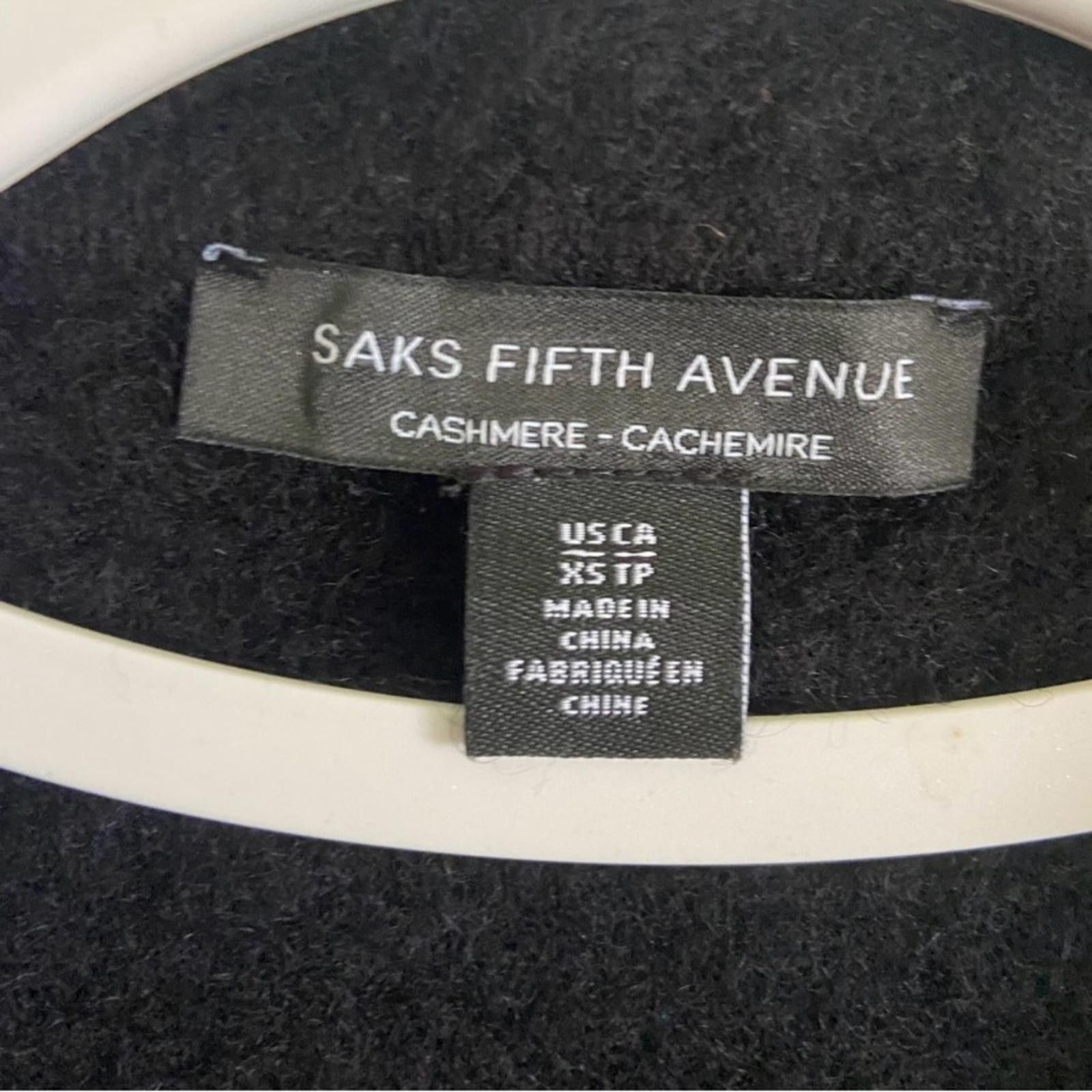 Saks Fifth Avenue Saks Fifth Avenue Designer Cashmere Womens Sweater Size XS Size XS / US 0-2 / IT 36-38 - 2 Thumbnail