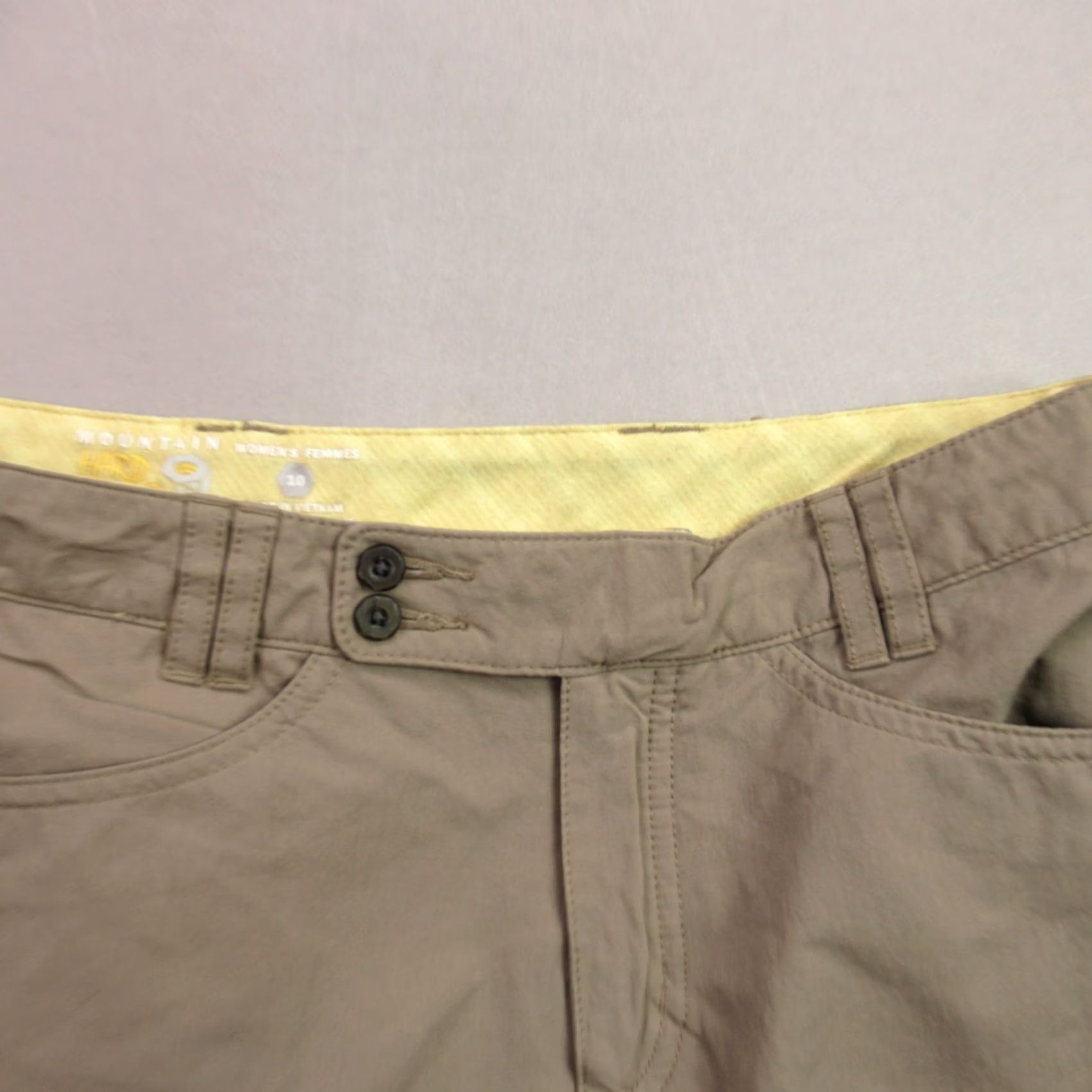Mountain Hardwear Mountain Hardwear Shorts Womens Size 10 Lightweight Hiking Cargo Pockets Outdoors Beige Size 32" / US 10 / IT 46 - 2 Thumbnail
