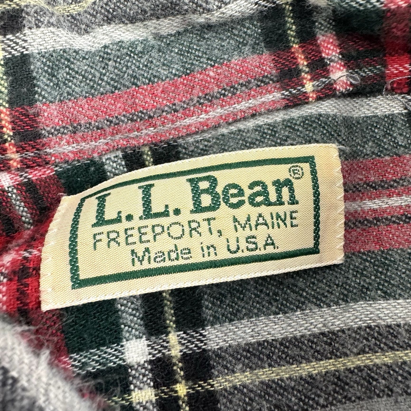 Vintage VINTAGE L.L. Bean Button-Up Shirt Plaid Gray Adult XL Long Sleeve Regular Mens 90s Outdoor Size US XL / EU 56 / 4 - 3 Thumbnail