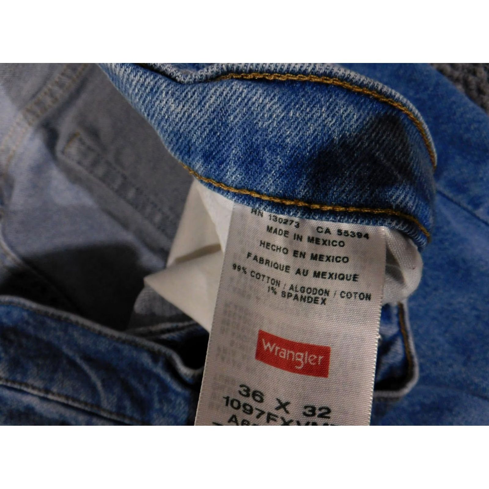 Wrangler Wrangler Jeans Mens 36x32 Blue Regular Denim Straight Leg 5-Pocket Stretch Regular Fit Size 36 Medium Wash Mens Size US 36 / EU 52 - 6 Thumbnail