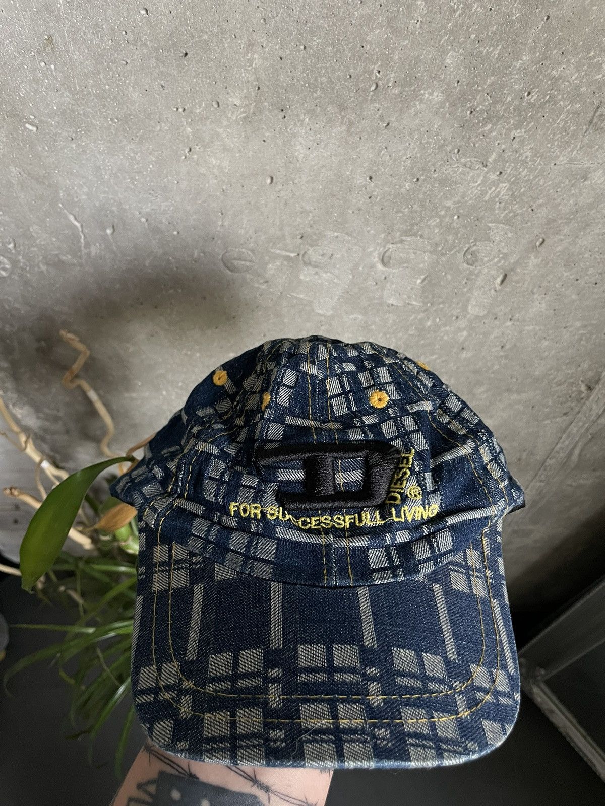 20471120 × Diesel Vintage Diesel D Logo Denim Washed Style Avant Garde Cap Y2K Size ONE SIZE - 2 Thumbnail