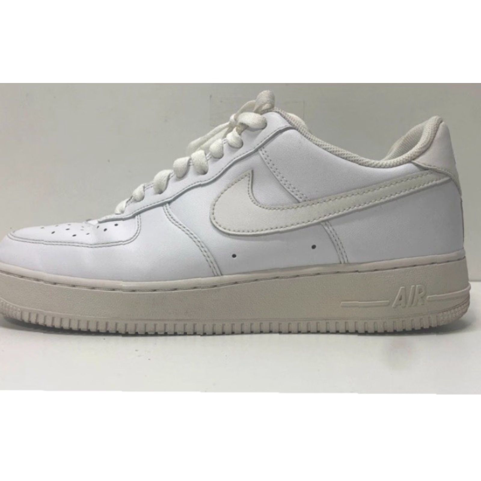 Nike **Nike Mens White Air Force 1 Classic Clean Sneakers 10** User: **White Nike Mens Air Force 1 Classic Clean Sneakers Size 10** Size US 10 / EU 43 - 4 Thumbnail