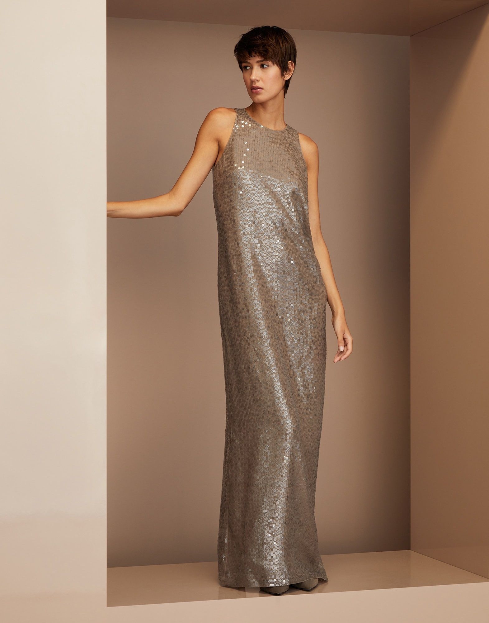 o1la1rc1a0425 Dress in Taupe/Brown