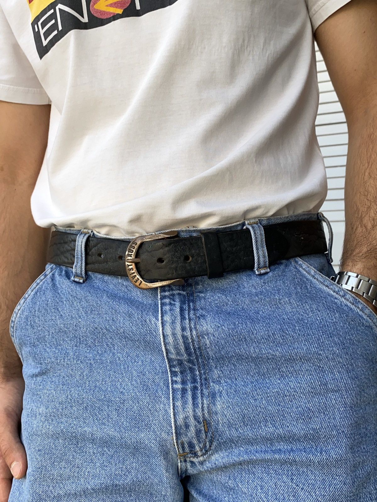Levi's Vintage Levi’s Distressed Silver Buckle Logo Belts Leather Size ONE SIZE - 1 Thumbnail