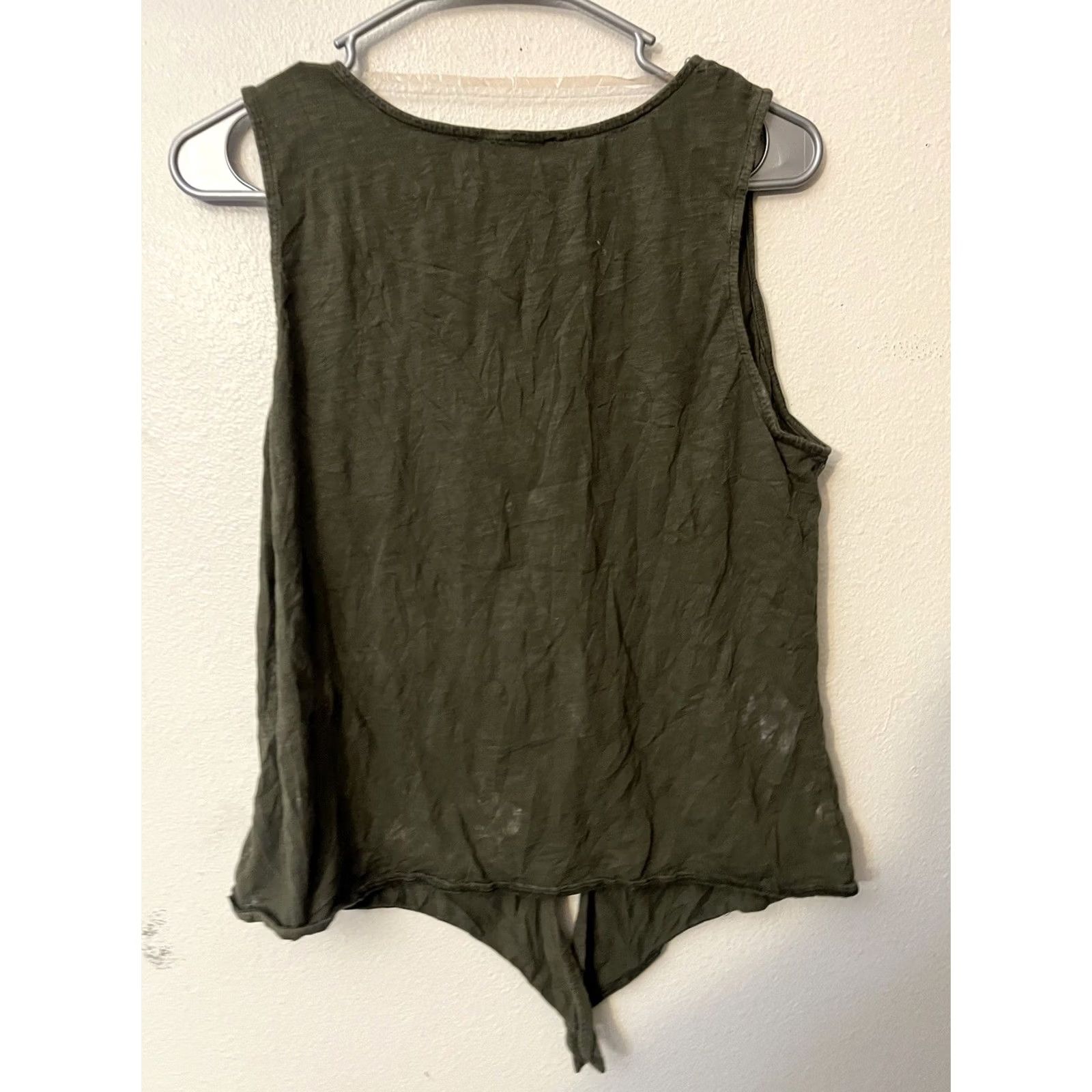 Sanctuary Sanctuary Vacation Textured Tie Front Tank Medium Green Shirt Women M Green Tie Front Button-Up Tank Vacation Textured Vase sense? Size M / US 6-8 / IT 42-44 - 3 Thumbnail
