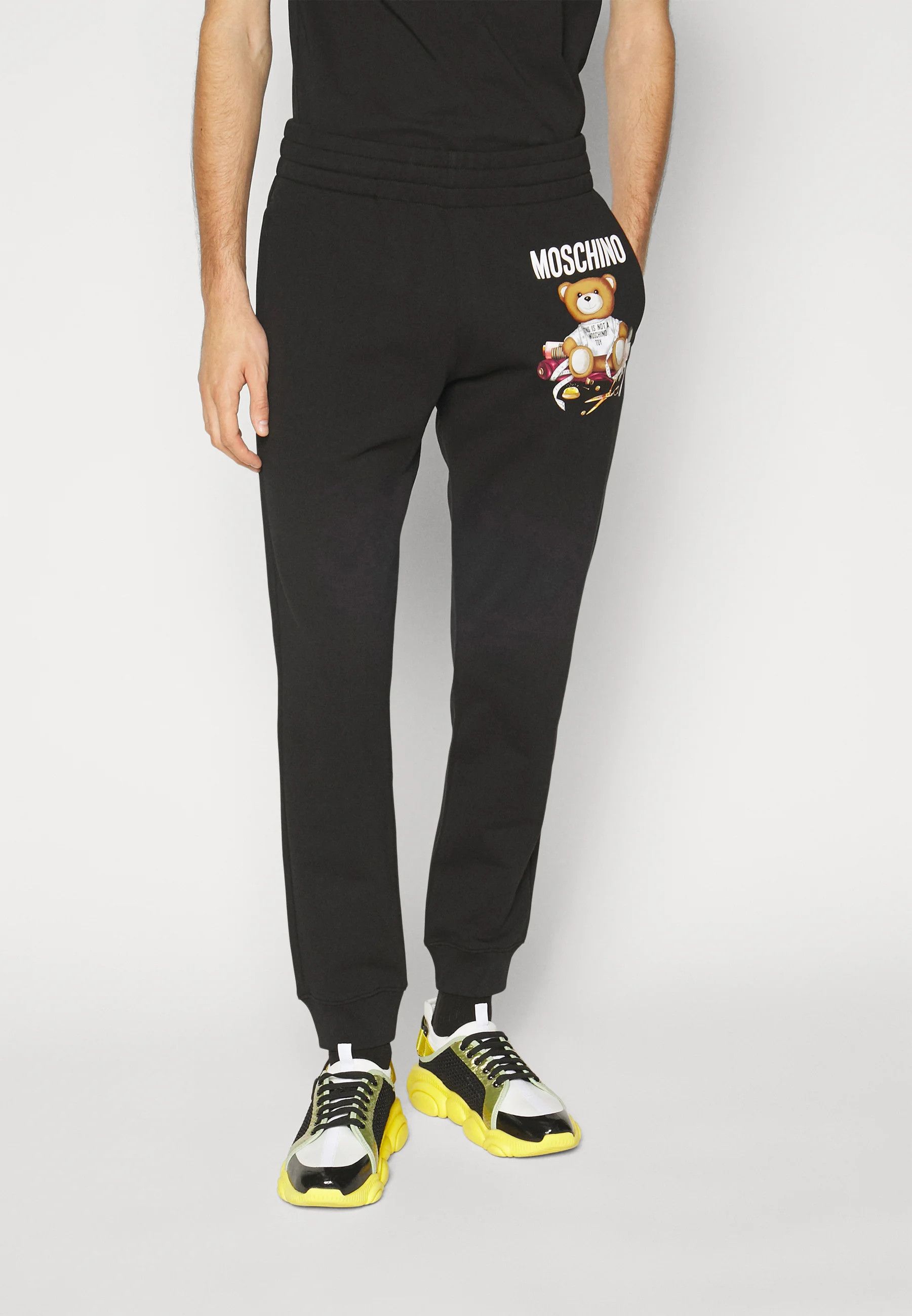 Moschino o1y0225 Logo Jogger & Sweatpant in Black Size US 32 / EU 48 - 4 Thumbnail
