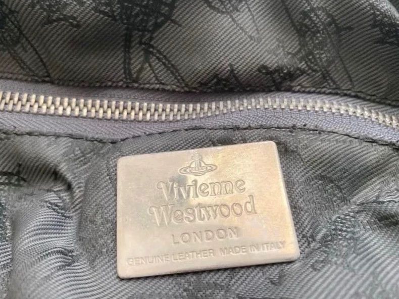 Vivienne Westwood Vivienne Westwood size os grip Size ONE SIZE - 8 Thumbnail