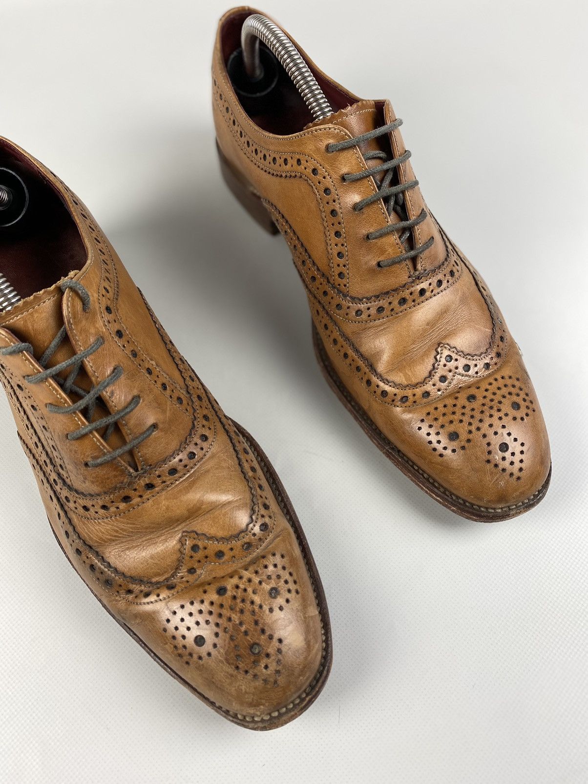 Loake Loake men’s leather formal brogues shoes Size US 9.5 / EU 42-43 - 3 Thumbnail