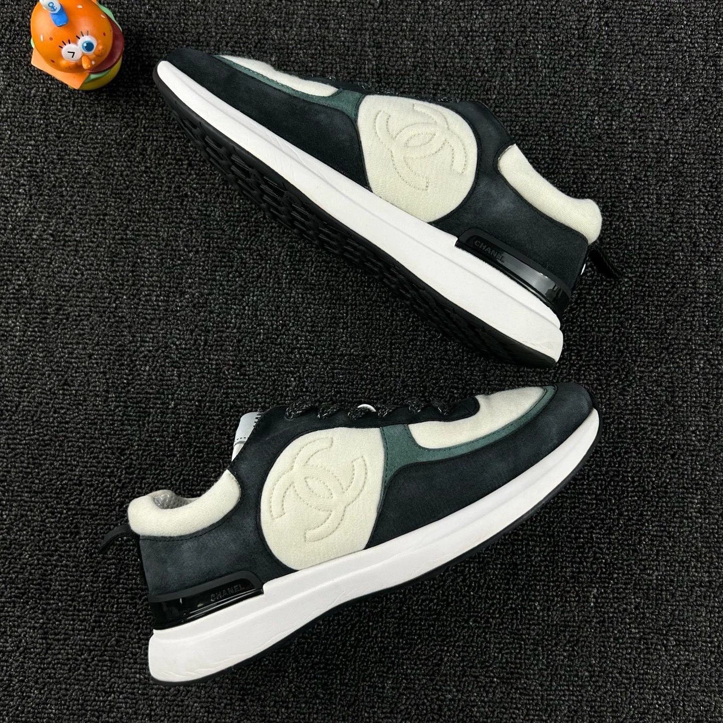 Chanel Chanel Colorblock Suede Sneakers - Size 38.5 Size US 7.5 / IT 37.5 - 4 Thumbnail