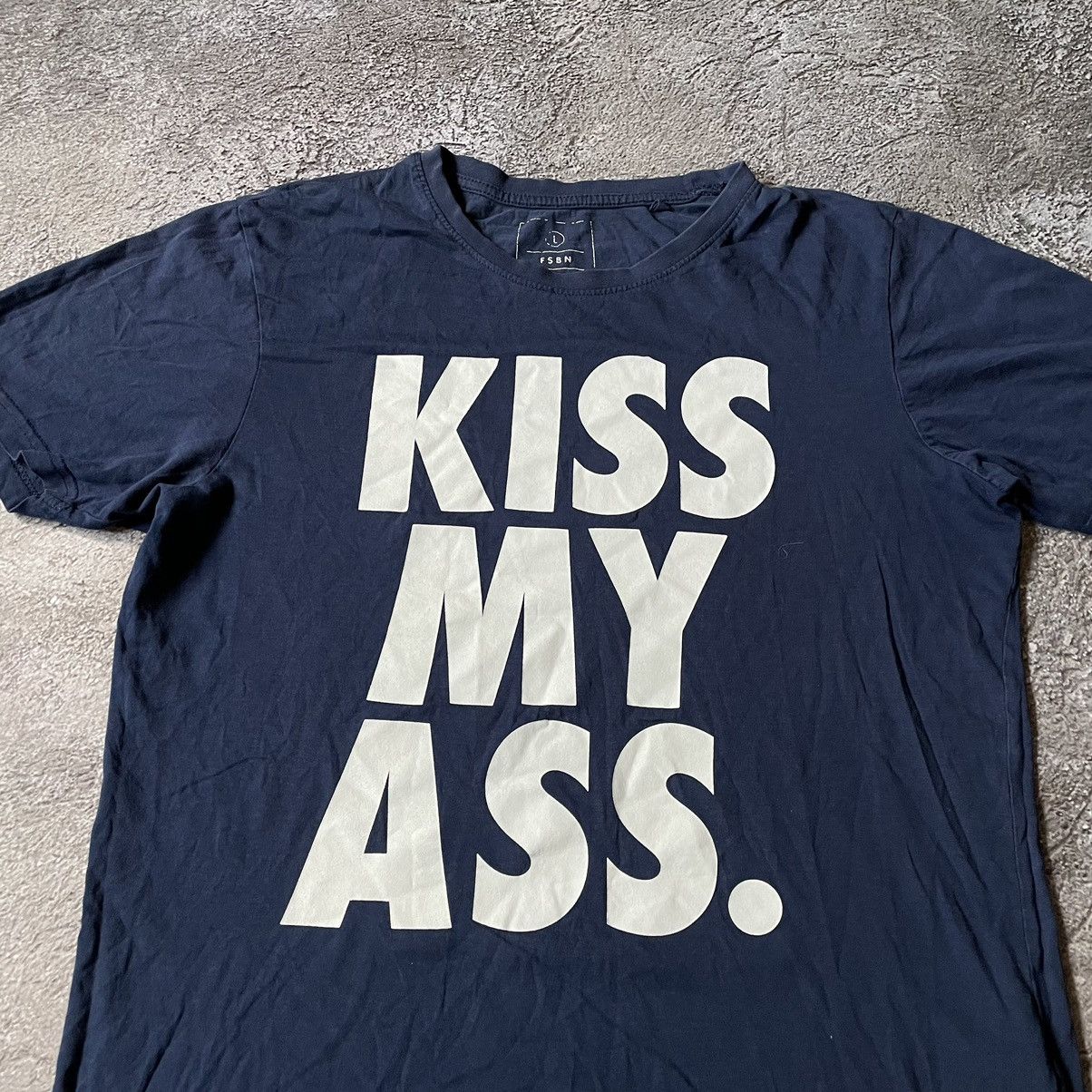 Vintage Vintage Y2K ADULT LOGO FUNNY KISS ASS BuyTee L Size US L / EU 52-54 / 3 - 5 Thumbnail