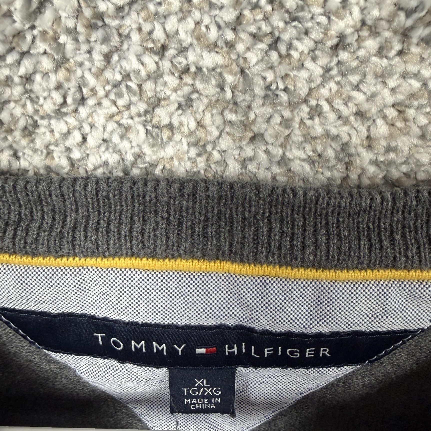 Tommy Hilfiger Tommy Hilfiger Sweater Mens XL Gray V-Neck Argyle Knit Preppy Classic Pullover Shirt/ jumper? Size US XL / EU 56 / 4 - 5 Thumbnail
