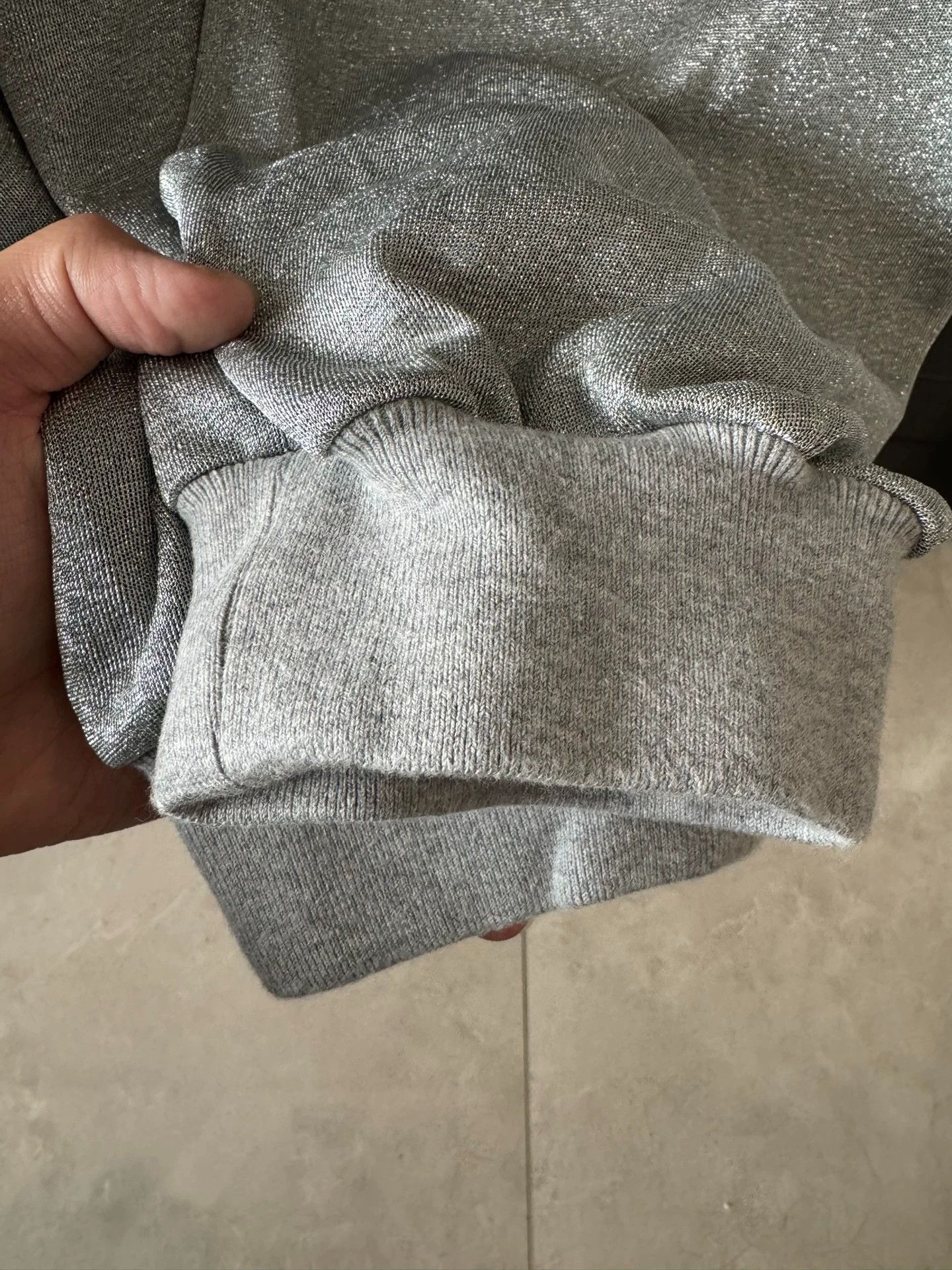 Louis Vuitton LOEWE XS new metallic fiber shiny long sweatpants Size 25" / US 0 / IT 36 - 6 Thumbnail