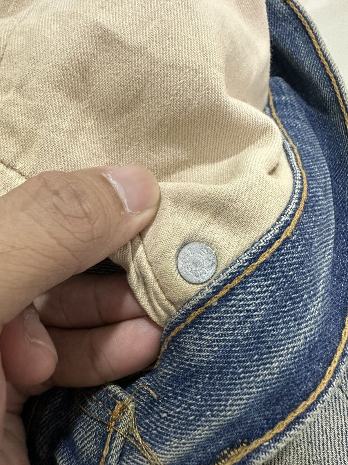 Levi's Vintage Clothing VTG 70’s Levi’s 501 Rindem Small e Jeans Button No6 Trash Size US 32 / EU 48 - 13 Thumbnail