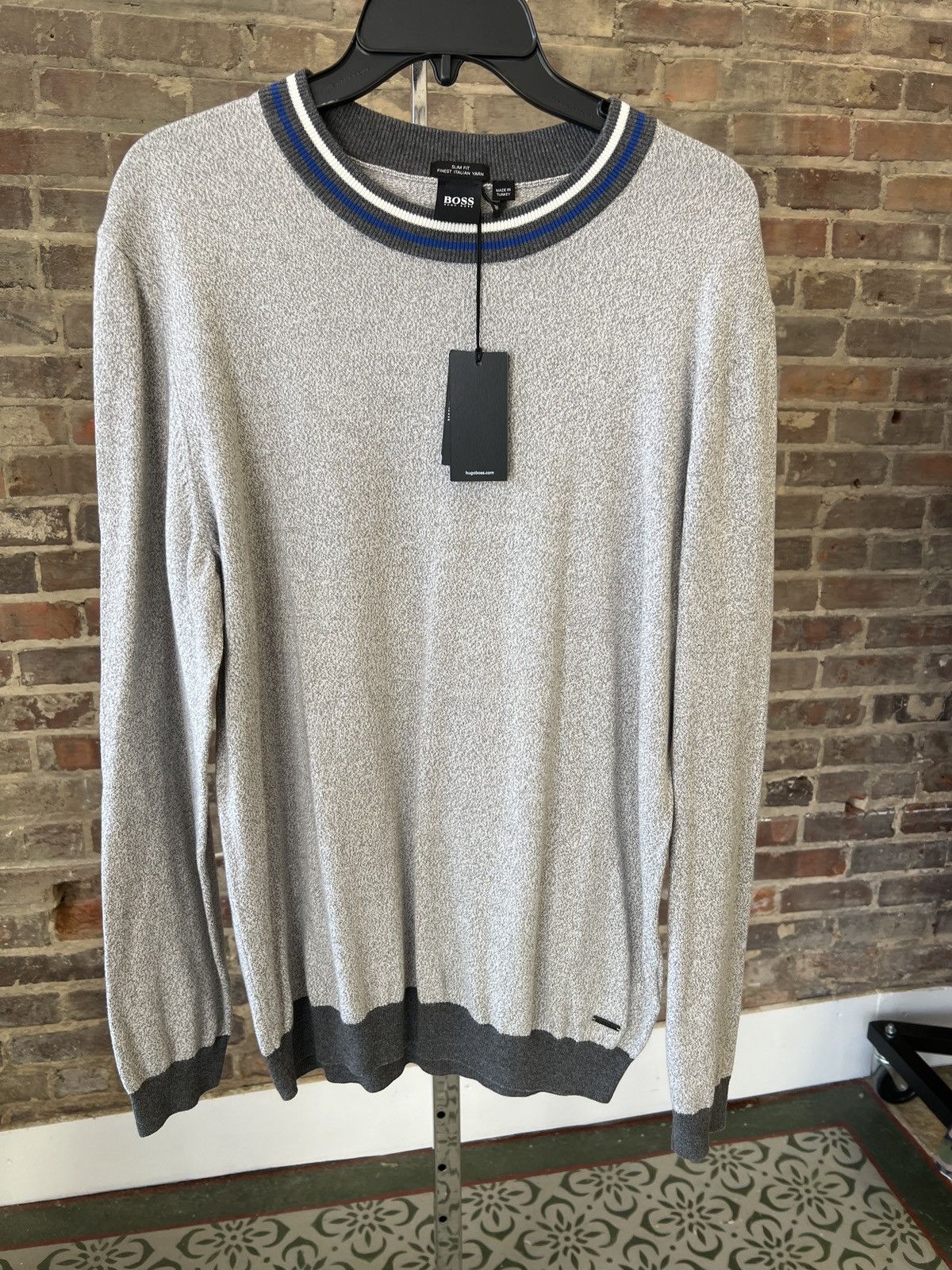 Hugo Boss Slim Fit Crewneck Shirt Size US XL / EU 56 / 4 - 1 Thumbnail
