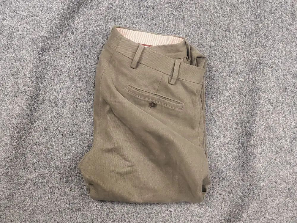 Loro Piana Loro Piana Italy design comfort trousers khaki chinos pants Size US 31 - 1 Thumbnail
