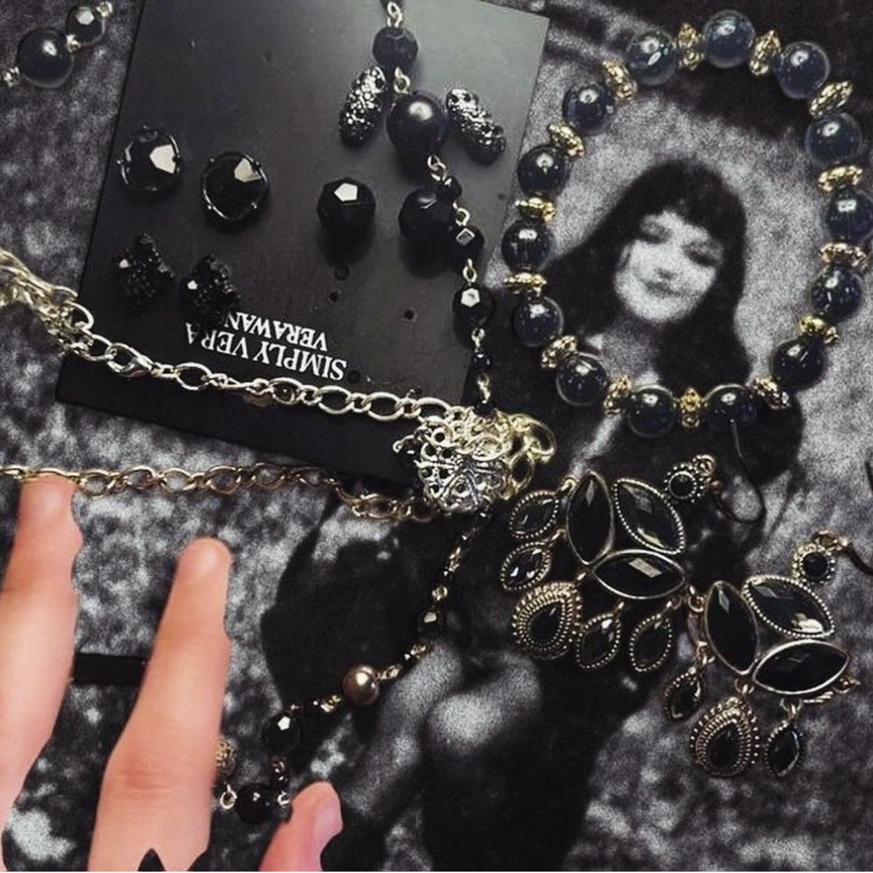Vintage Black dark gothic romantis jewelry gift set Size ONE SIZE - 1 Thumbnail