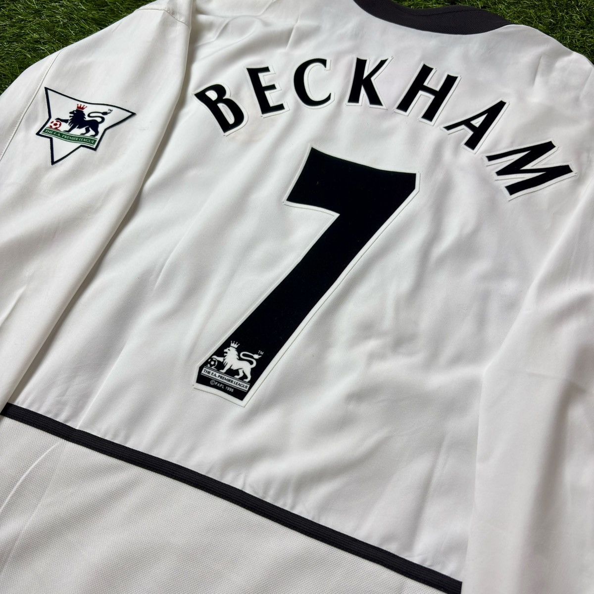 Nike Nike Manchester United Away 2002-03 Beckham #7 Soccer Jersey Size US L / EU 52-54 / 3 - 7 Thumbnail