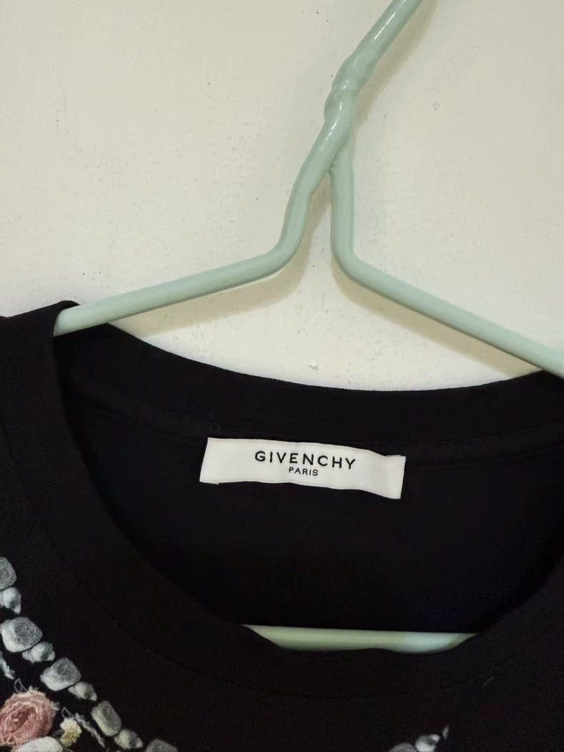 Givenchy Givenchy Flaming Flower Shark runway style men's T-shirt Size US XS / EU 42 / 0 - 2 Thumbnail