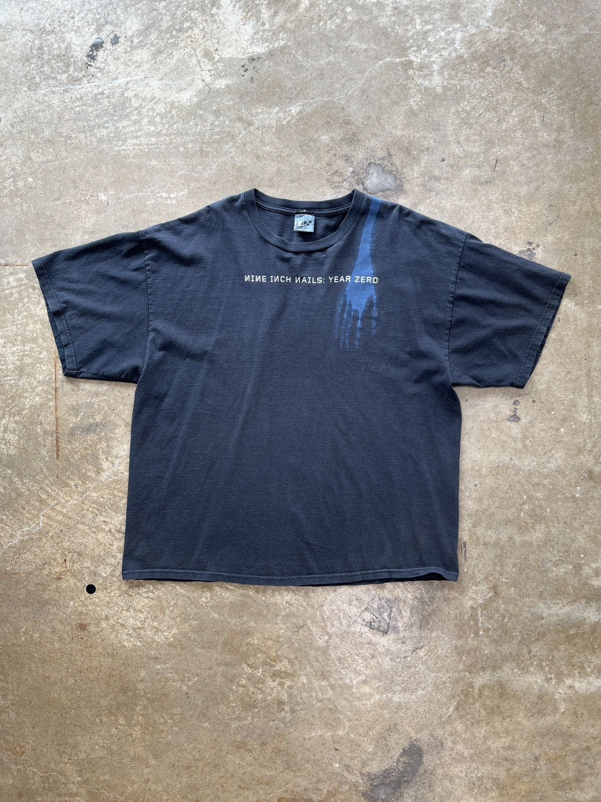 Band Tees Vintage Nine Inch Nails NIN Year Zero Tee XL Size US XL / EU 56 / 4 - 2 Thumbnail