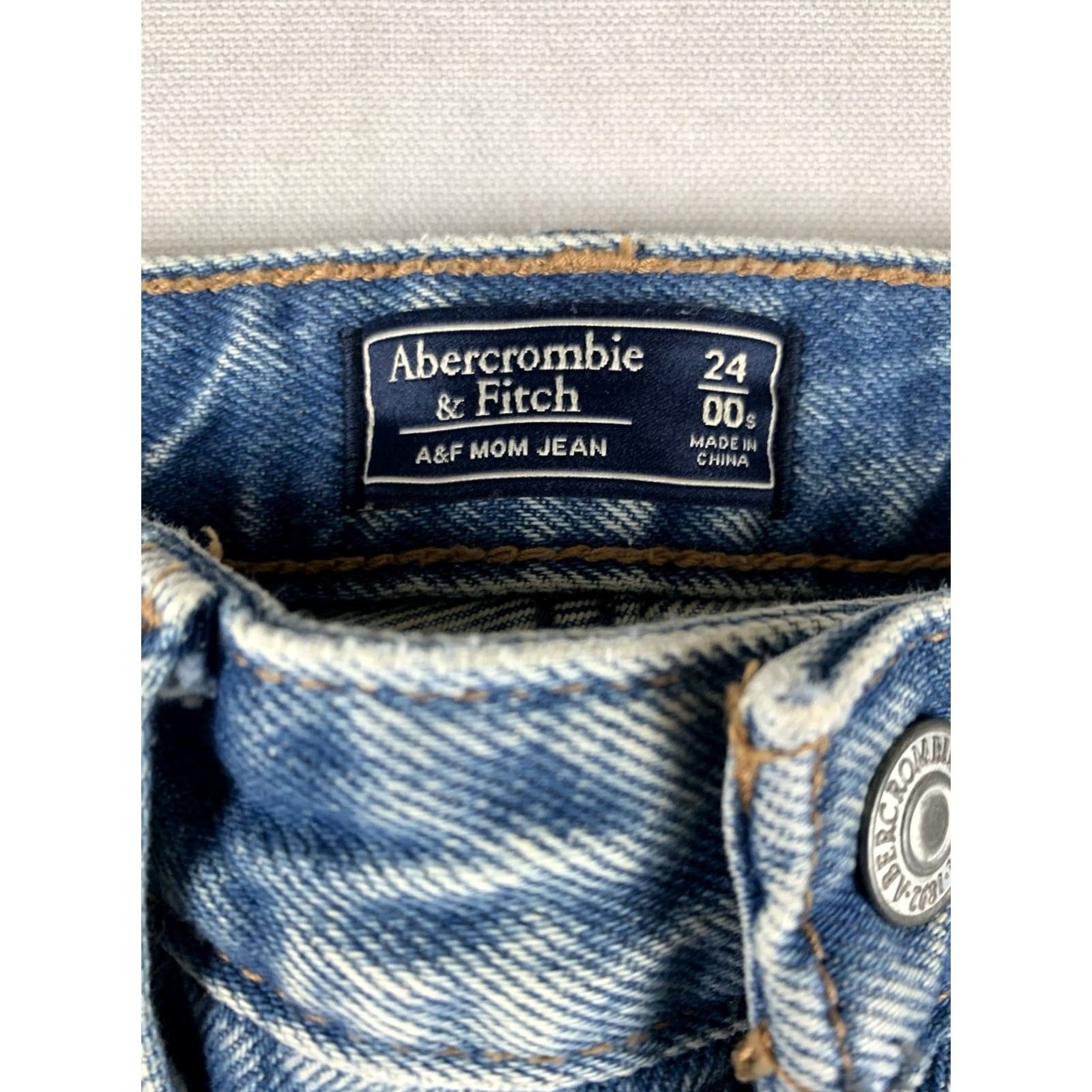 Abercrombie & Fitch Abercrombie & Fitch The Mom High Rise Jeans Womens 00 / 24 Blue Distressed 24x25 Jeans Women Distressed High Rise Blue 90s Theme Size 24" / US 00 / IT 34 - 3 Thumbnail