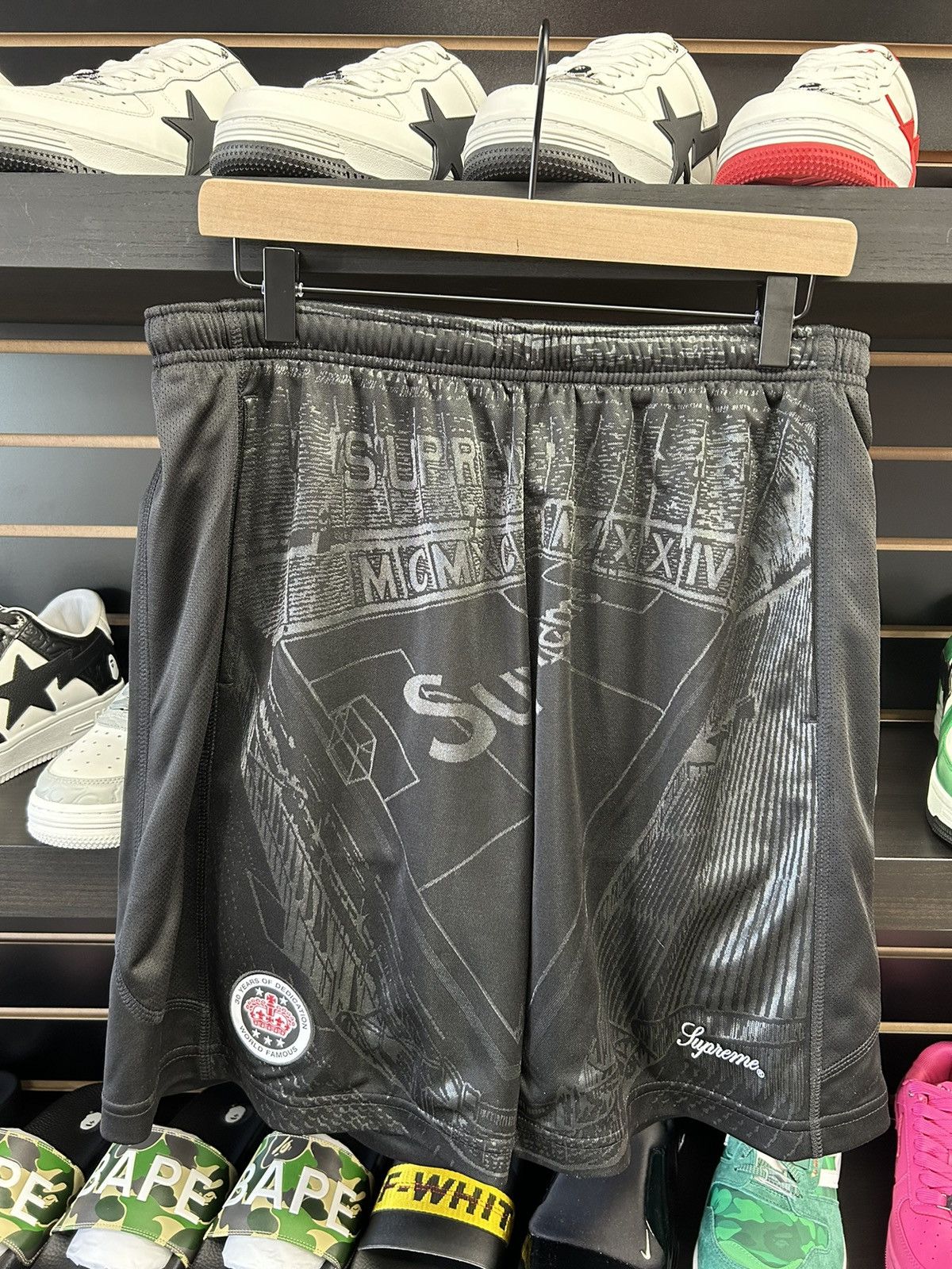 Supreme Supreme 30 year of dedication shorts Size US 30 / EU 46 - 1 Thumbnail